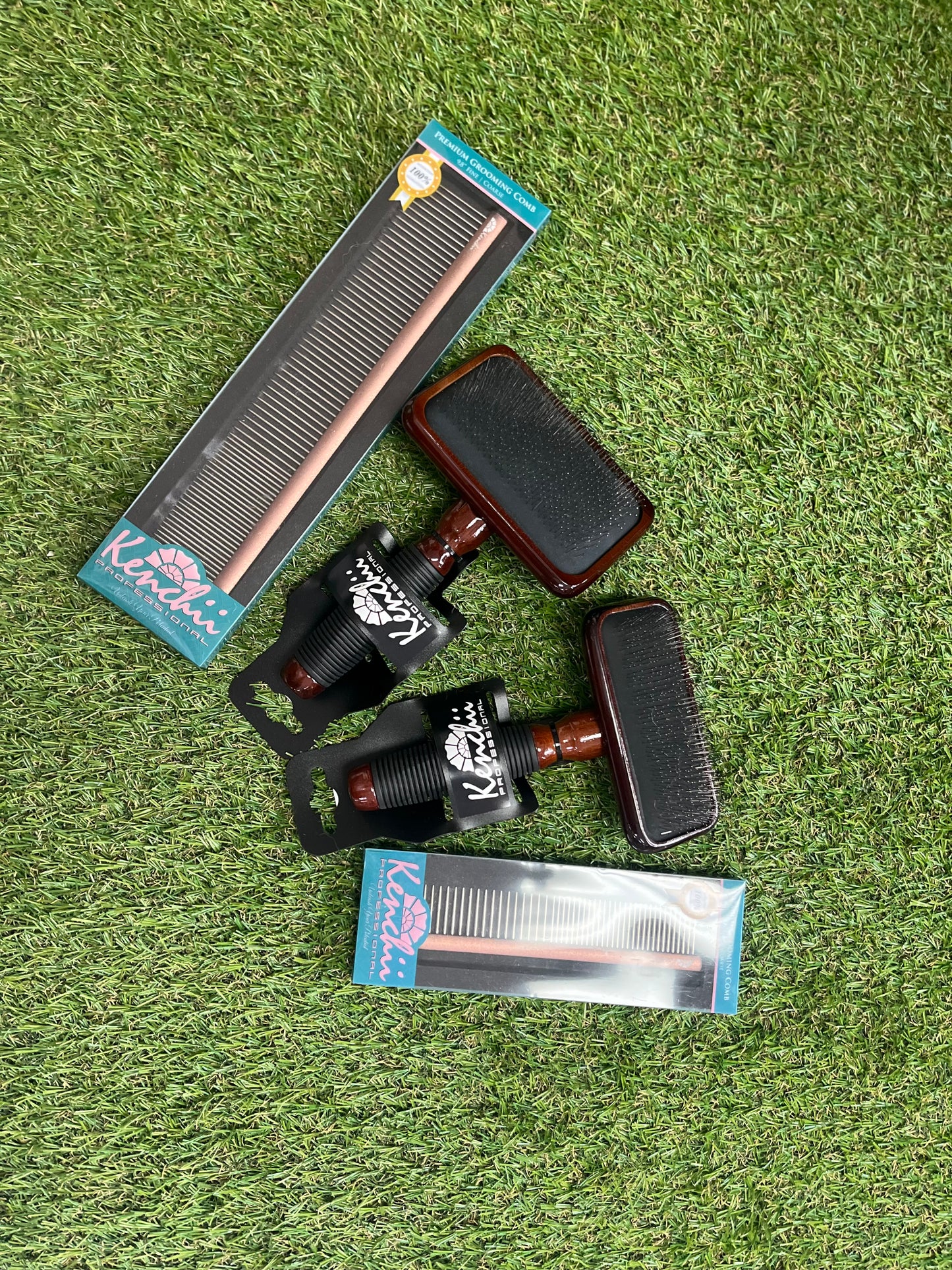 Kenchii Medium Dog Brush